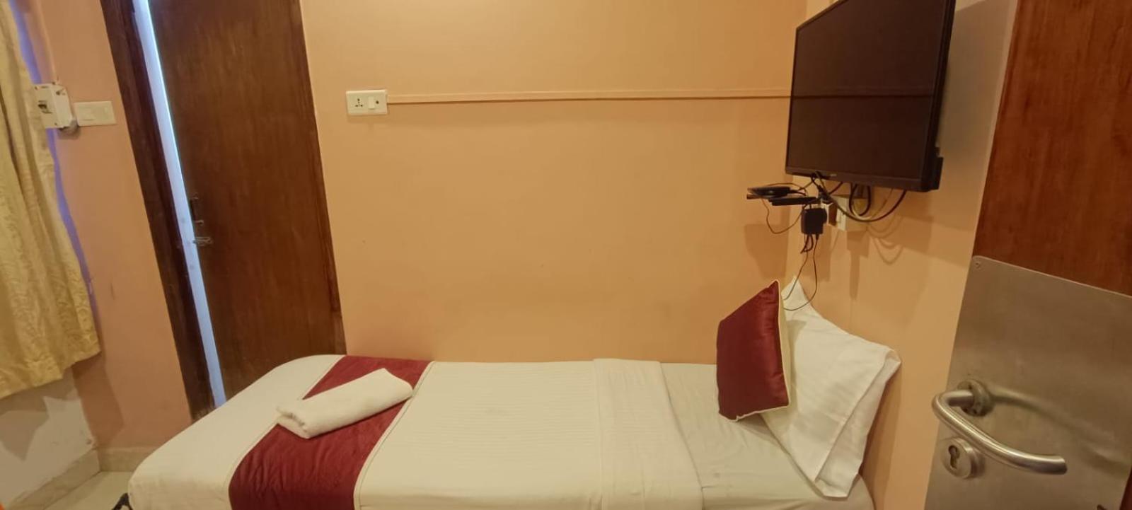 Naksha Tree Hotels Kishore Inn - Koyambedu Chennai Eksteriør billede
